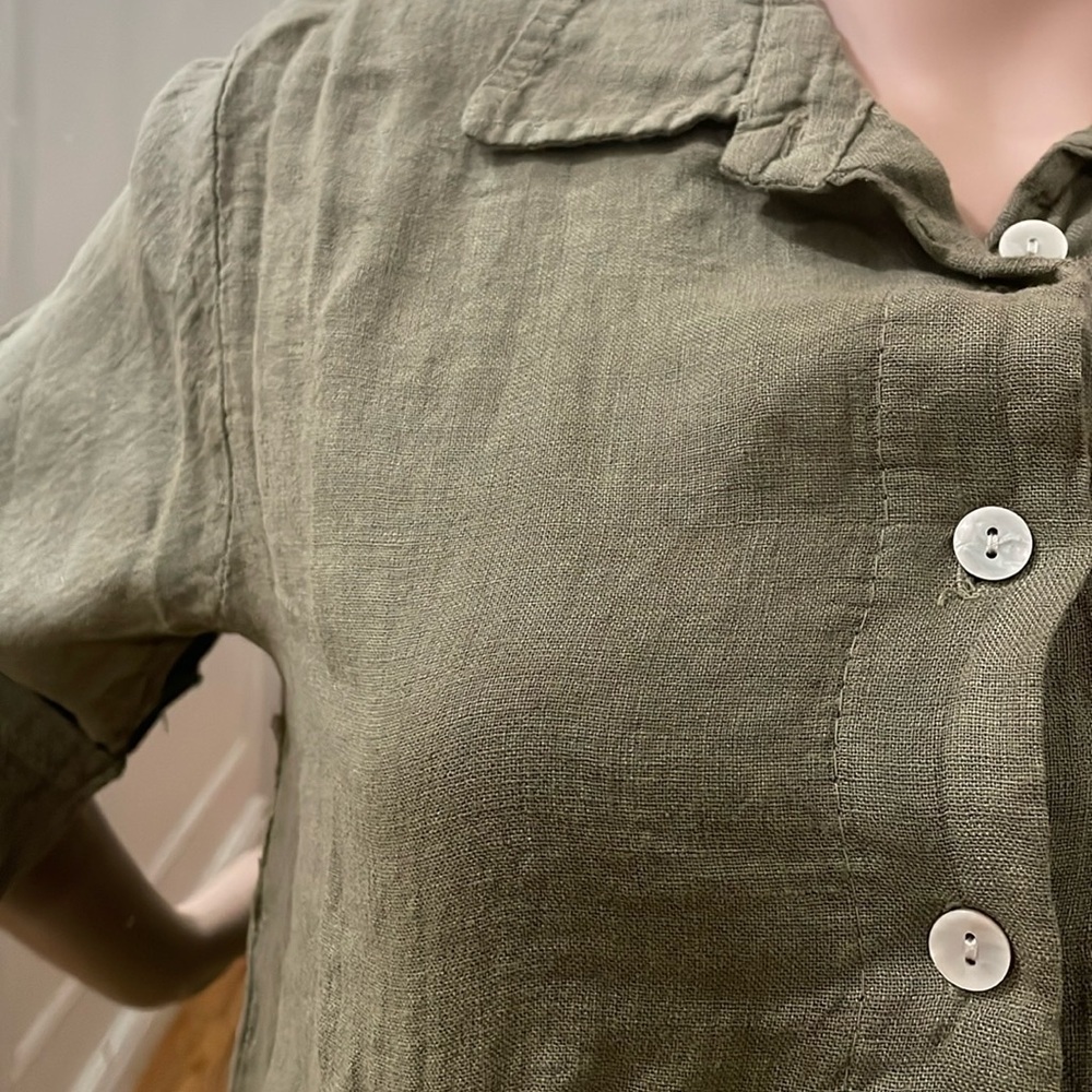 Elena Baldi's Olive Green Linen Shirt - Picture 10 of 12